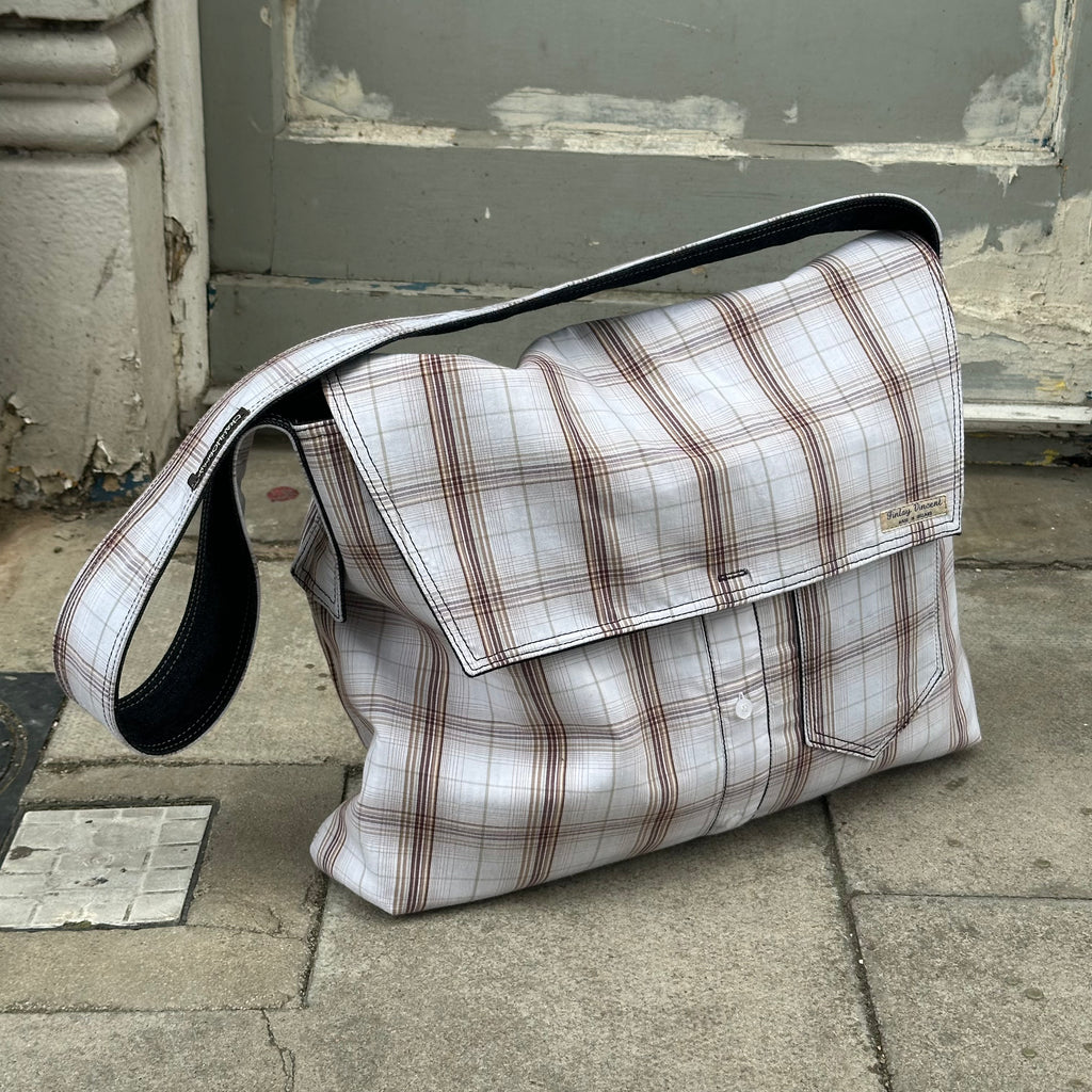 MESSENGER BAG 8