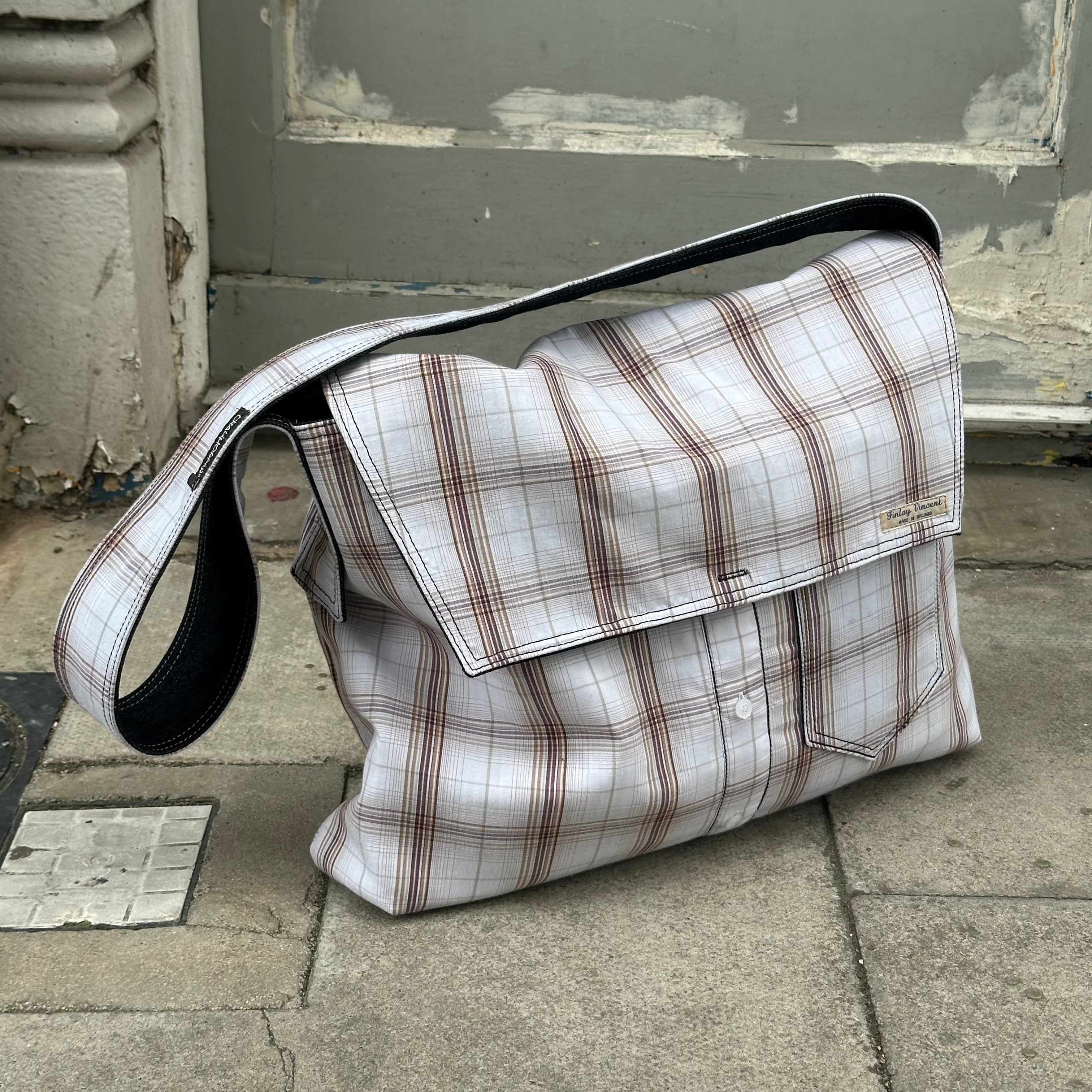 MESSENGER BAG 8