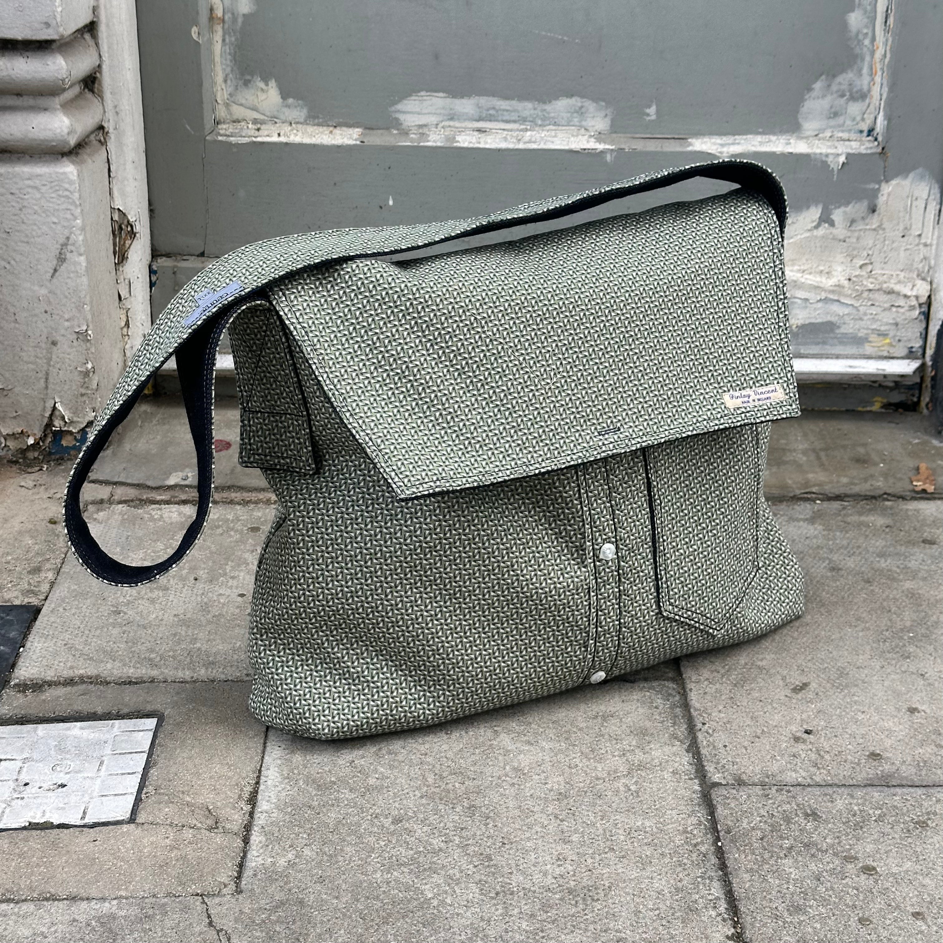 MESSENGER BAG 15